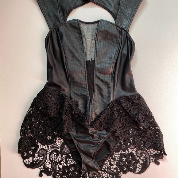 Small Spirit Halloween Body Suit with Lace Cover - Picture 2 of 6